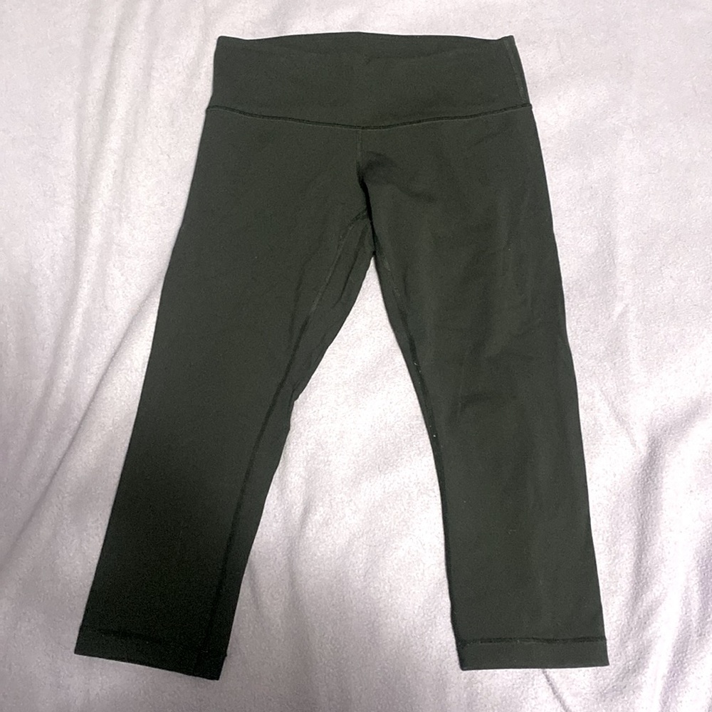 Lululemon leggings capris - size s